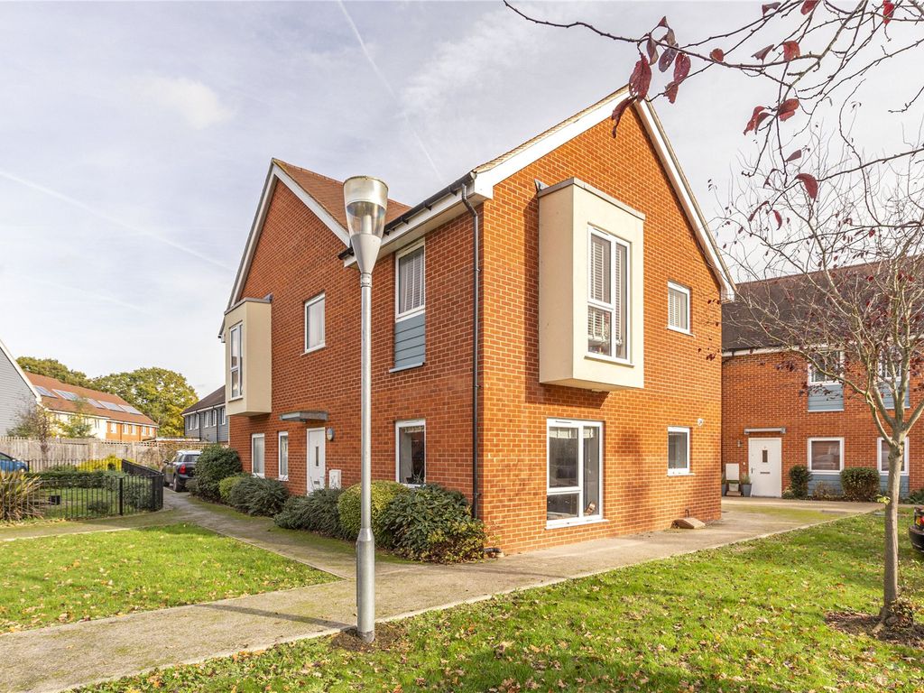 2 bed for sale in Addlestone, Surrey KT15 Zoopla