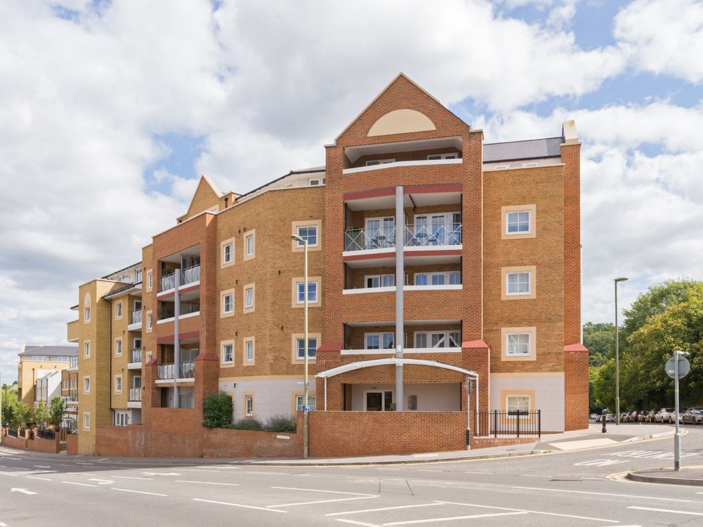 1 bed flat for sale in Flambard Way, Godalming, Surrey GU7 Zoopla