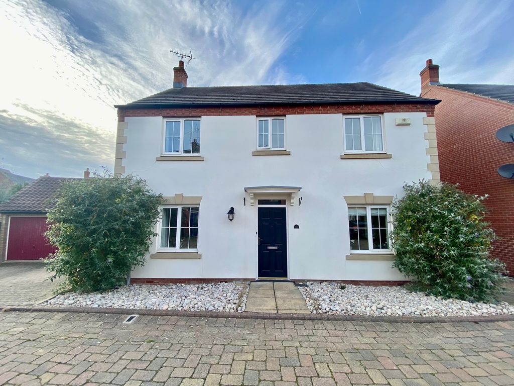 4 bed detached house for sale in Knighton Close, Peterborough PE7, £