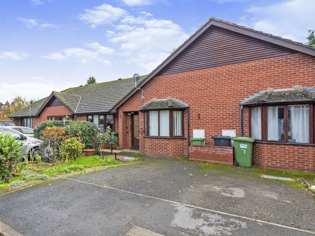 2 bed terraced bungalow for sale in Queens Hill Gardens, Hereford HR4