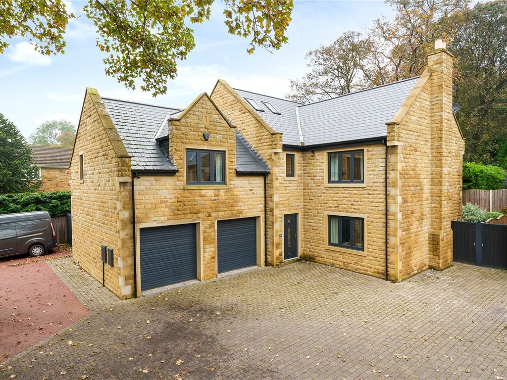 5 bed detached house for sale in Leeds Road, Oulton, Leeds, West