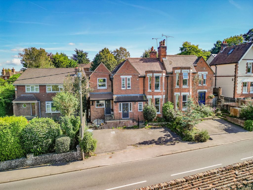 4 bed semidetached house for sale in Botley Road, Waltham SO32