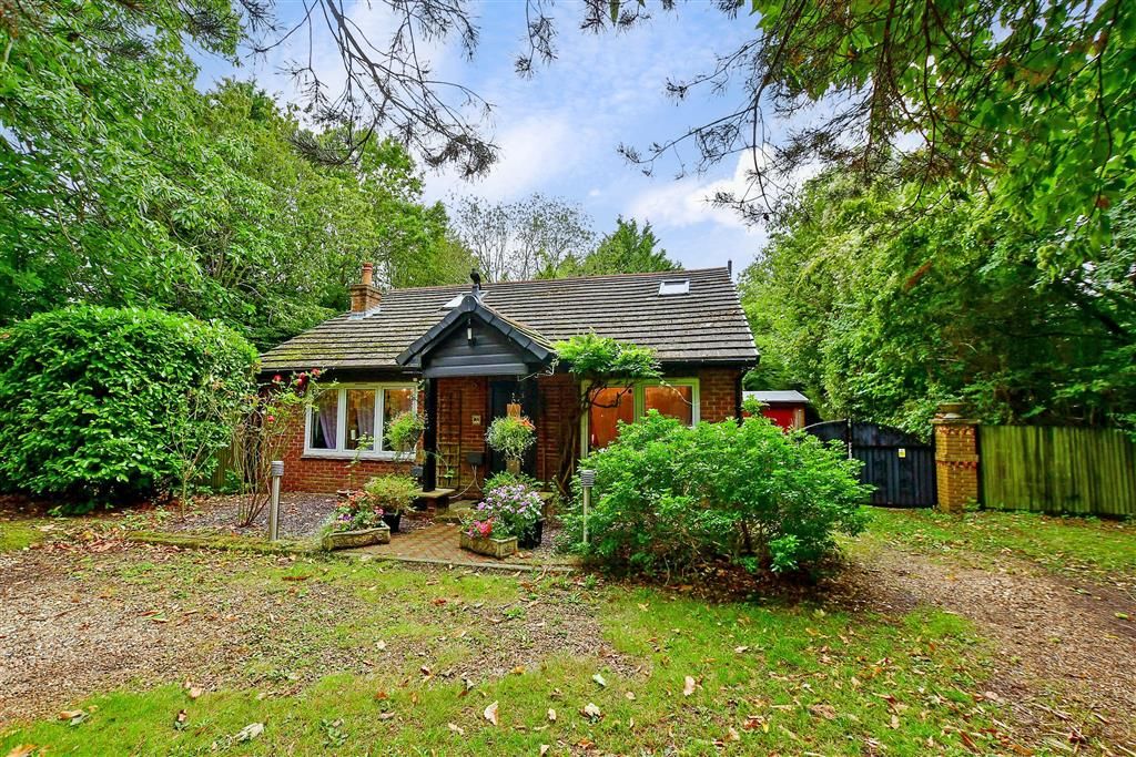 3 bed property for sale in Ridge Lane, Culverstone, Meopham, Kent DA13