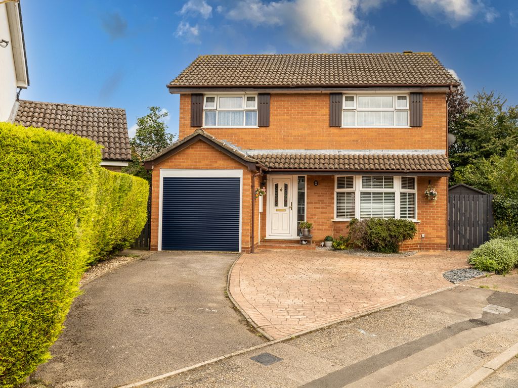4 bed detached house for sale in Forrester Drive, Brackley NN13, £