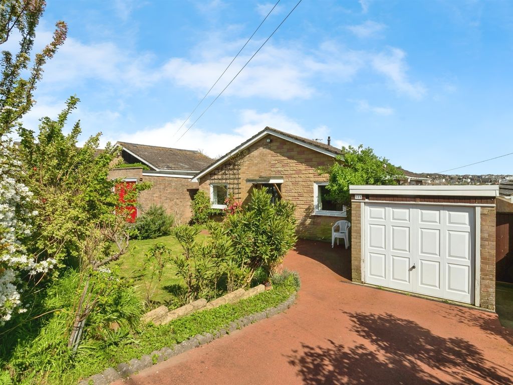 3 bed detached bungalow for sale in Pine Avenue, Hastings TN34, £