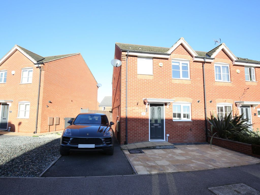 3 bed semidetached house to rent in Davenport Way, Woodville