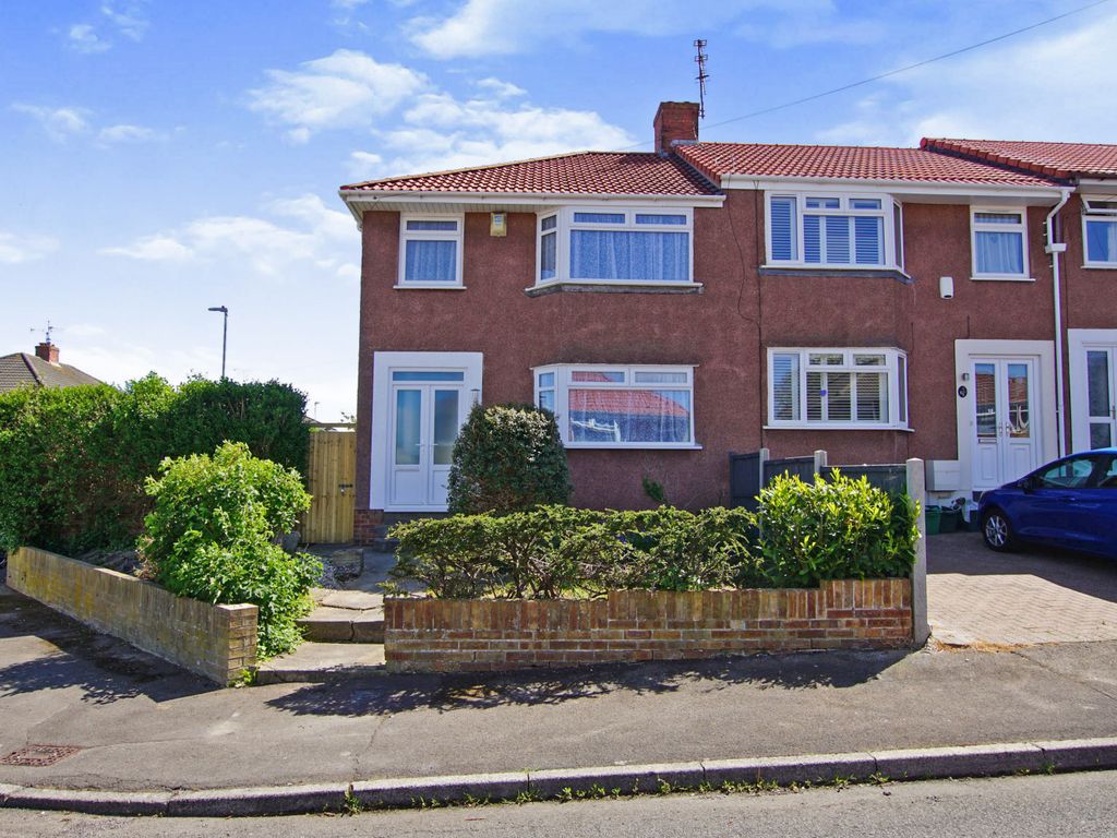 3 bed end terrace house for sale in Yew Tree Drive, Kingswood, Bristol