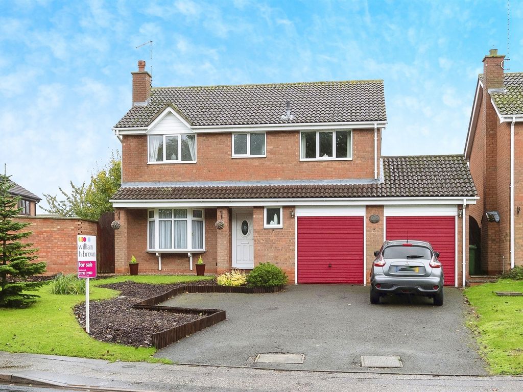 4 bed detached house for sale in Coniston Road, Peterborough PE4, £