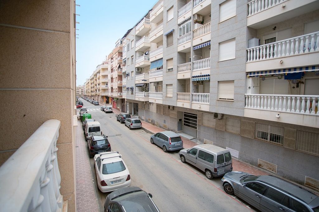 2 bed apartment for sale in C. La Loma, 03182 Torrevieja, Alicante