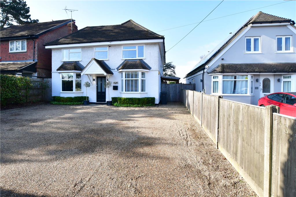 5 bed detached house for sale in Maidstone Road, Headcorn, Ashford