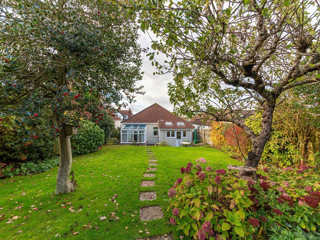 3 bed bungalow for sale in Park Grove, Henleaze, Bristol BS9, £750,000