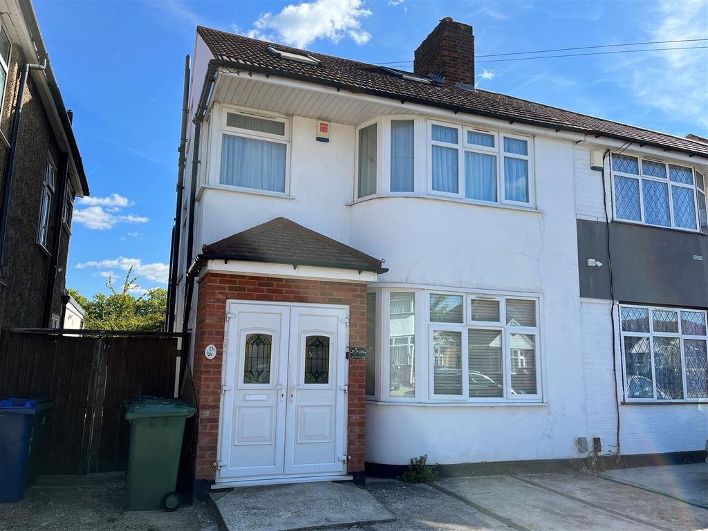 2 bed to rent in Winchester Road, Queensbury, Harrow HA3, £