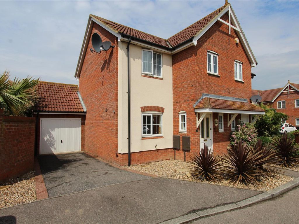 3 bed semidetached house to rent in Teal Way, Iwade, Sittingbourne ME9