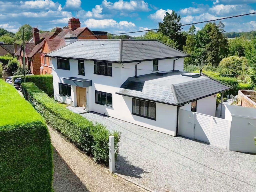 3 bed detached house for sale in Wisteria Cottage, Bedwins Lane