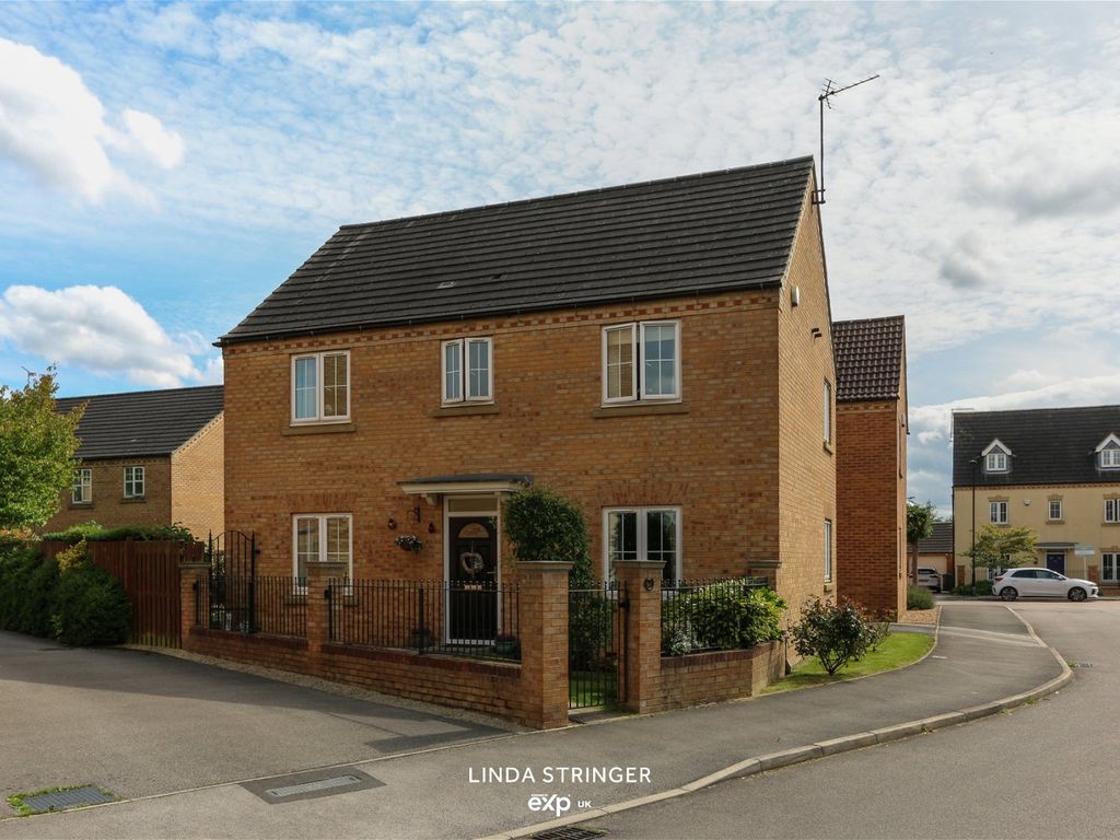 4 bed detached house for sale in Carson Avenue, Dinnington, Sheffield