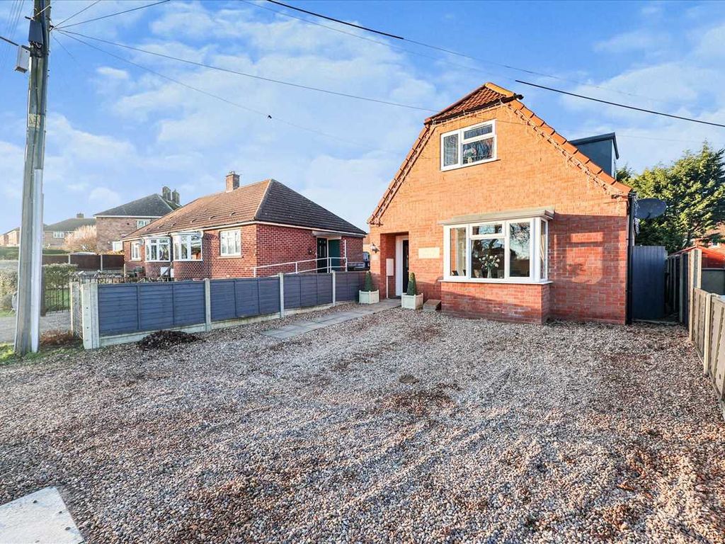 3 bed detached house for sale in Princes Street, Metheringham, Lincoln
