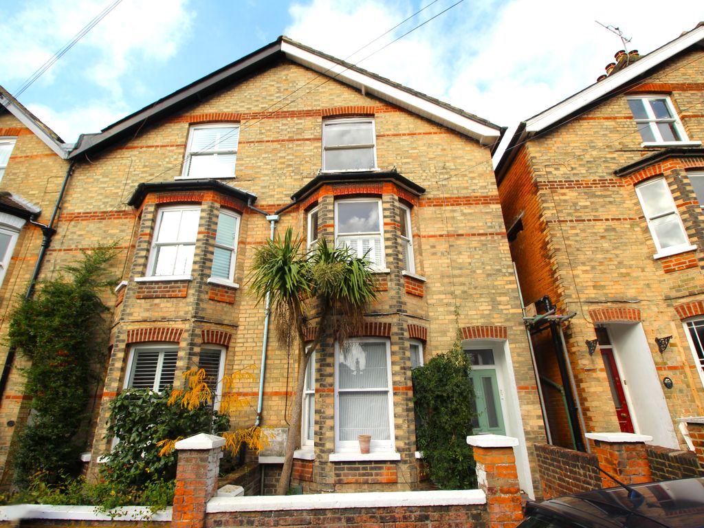 Artillery Road, Guildford GU1  