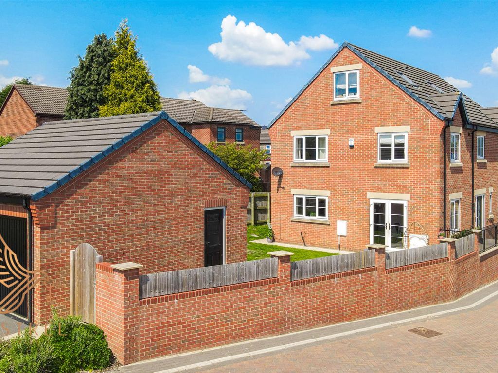 5 bed detached house for sale in The Parks, South Hiendley, Barnsley