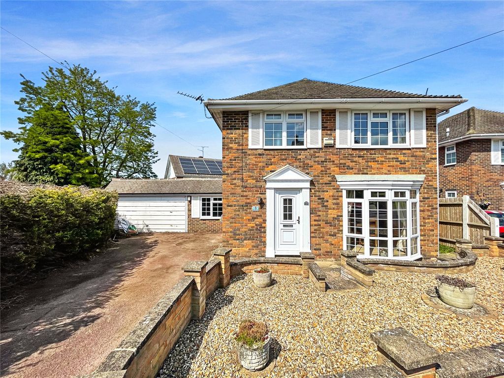 4 bed detached house for sale in Bayswater Drive, Rainham, Gillingham