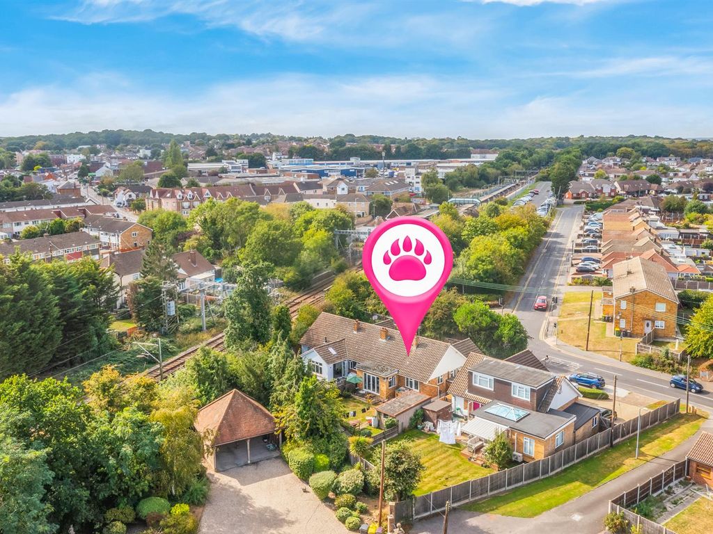 2 bed semidetached bungalow for sale in Greensward Lane, Hockley SS5, £375,000 Zoopla