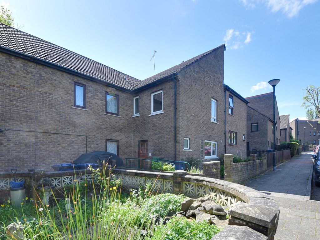 4 bed terraced house for sale in Nursery Road, London N2, £520,000 Zoopla