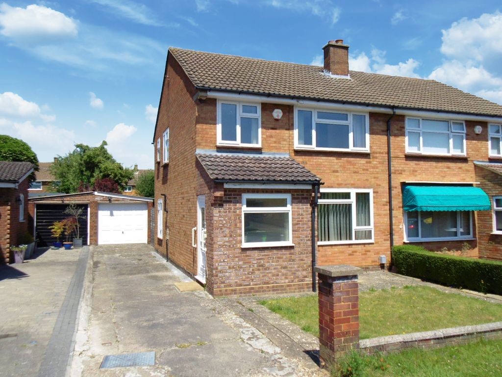 3 bed semidetached house for sale in Bowyers Close, Hitchin SG5 Zoopla