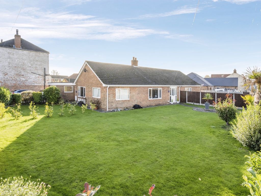 3 bed detached bungalow for sale in Bowling Green Lane, Crowle