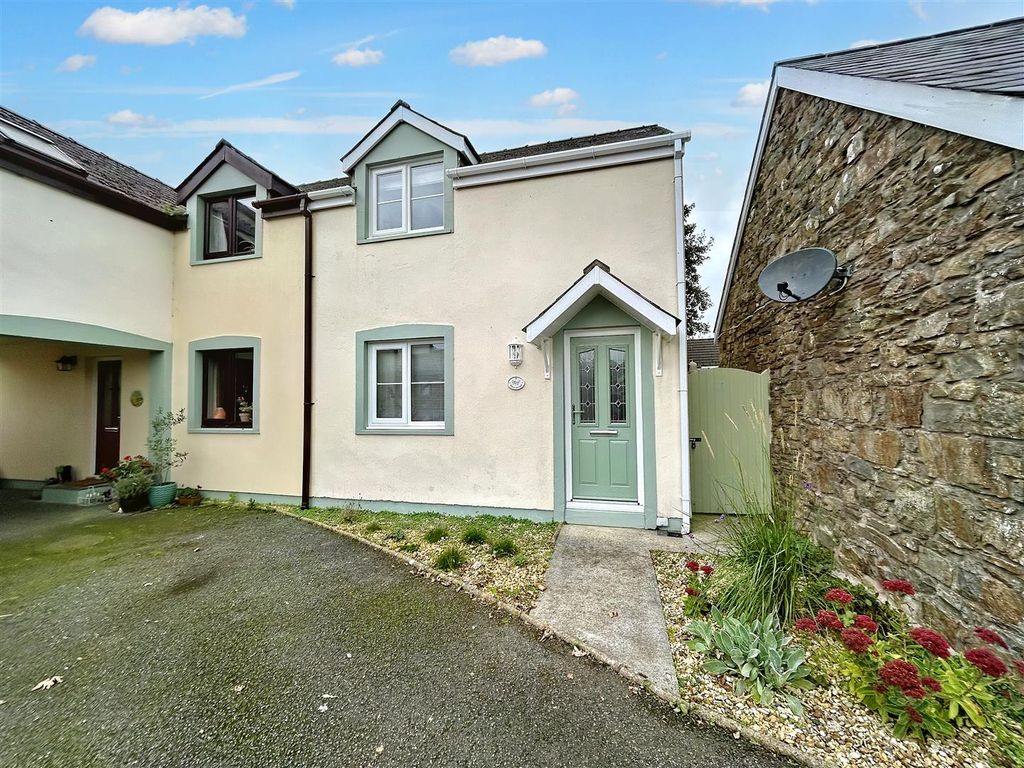 2 bed semidetached house for sale in 2 Bank Court, Spittal