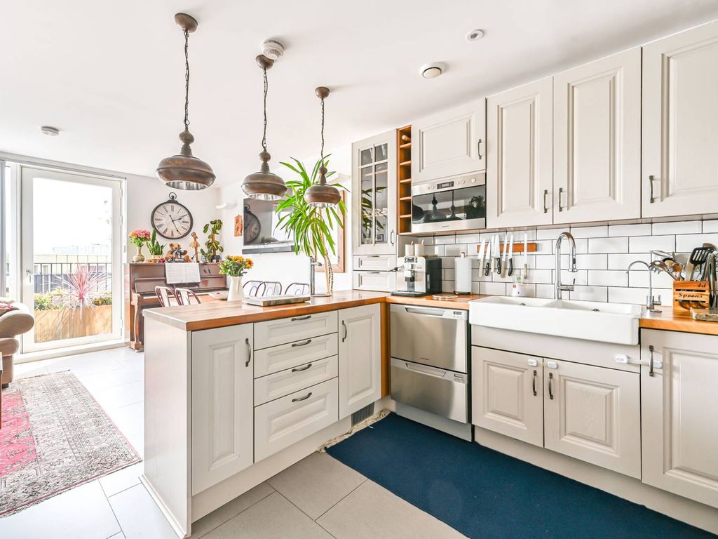 2 bed flat for sale in Carney Place, Brixton, London SW9, £650,000 Zoopla