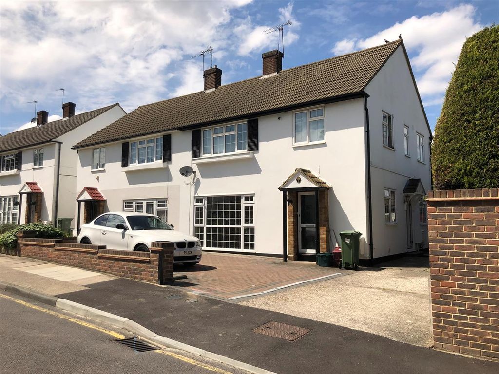 Room to rent in Three Corners, Bexleyheath, Kent DA7, £1,500 pcm Zoopla