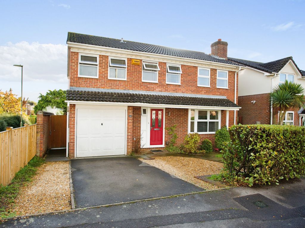 4 bed detached house for sale in Laurel Road, Locks Heath, Southampton
