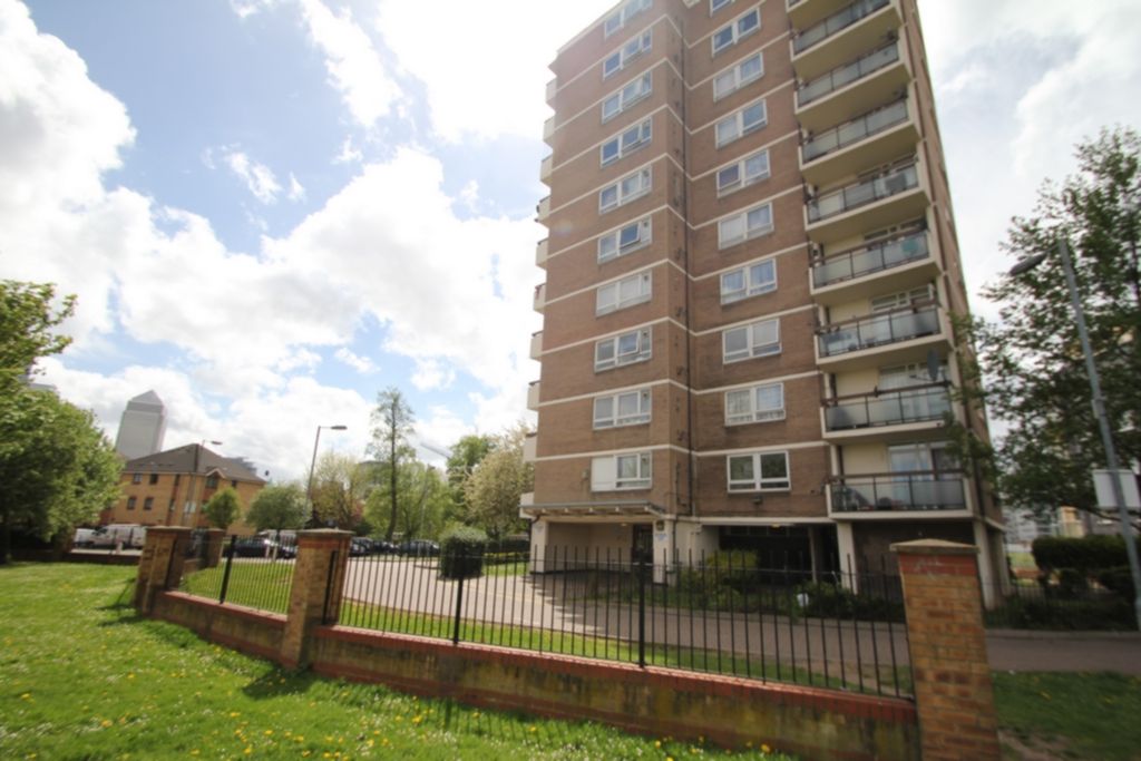 2 bed flat for sale in Busbridge House, Brabazon Street, Poplar E14, £