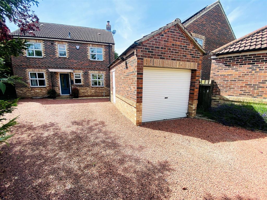 5 bed detached house for sale in Hawthorn Drive, Barlby, Selby YO8 Zoopla