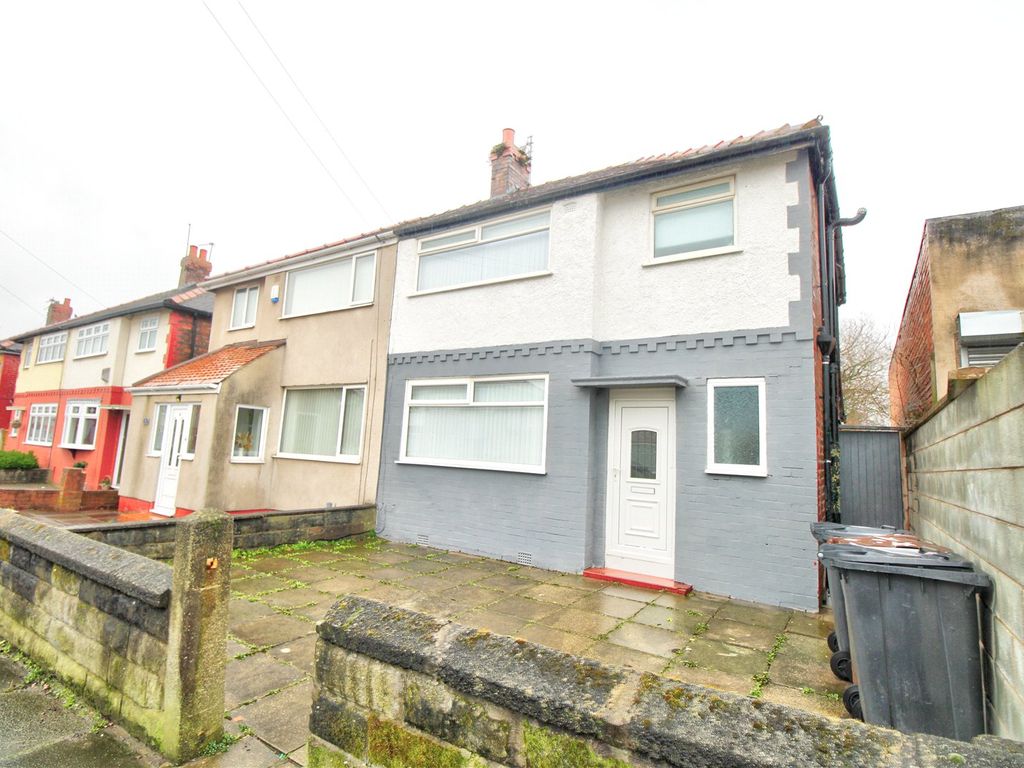3 bed semidetached house for sale in Marina Crescent, Netherton