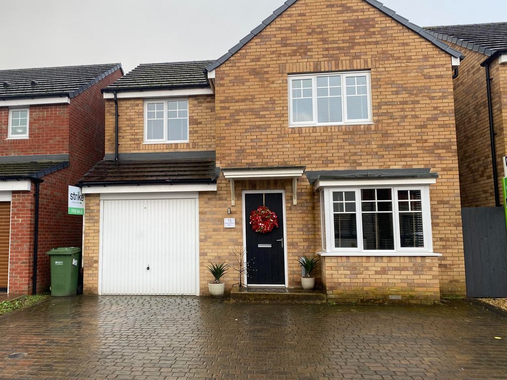 4 bed detached house for sale in Derwent Water Drive, BlaydonOnTyne