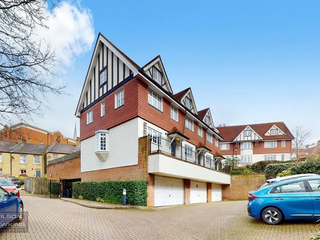 4 bed town house for sale in Meadow View, HarrowOnTheHill, Harrow