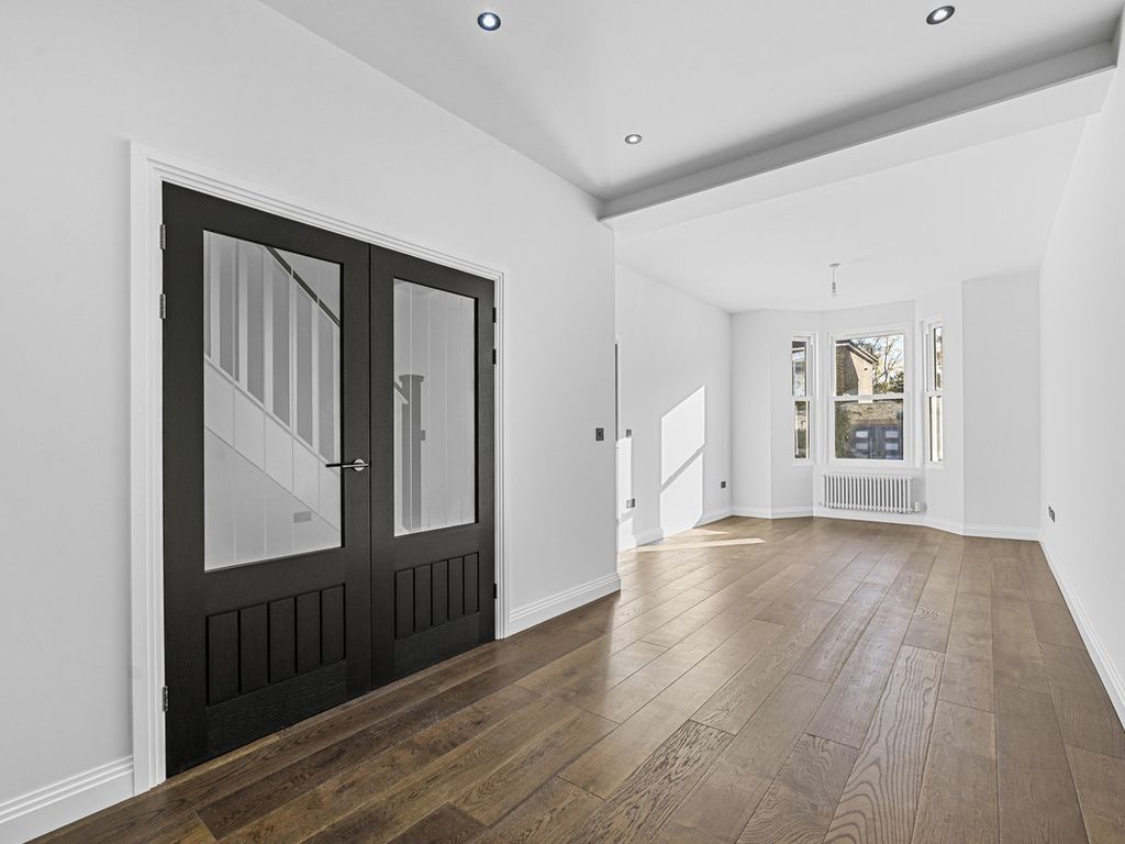 5 bed terraced house for sale in Clarendon Road, London E17, £900,000