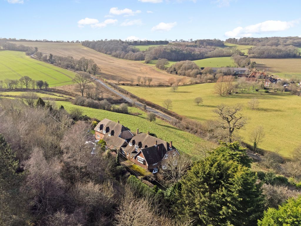 4 bed detached house for sale in Highclere Street, Newbury RG20, £