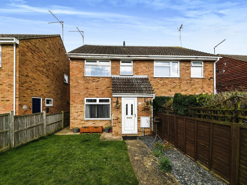 3 bed semidetached house for sale in Prince Of Wales Close, Wisbech