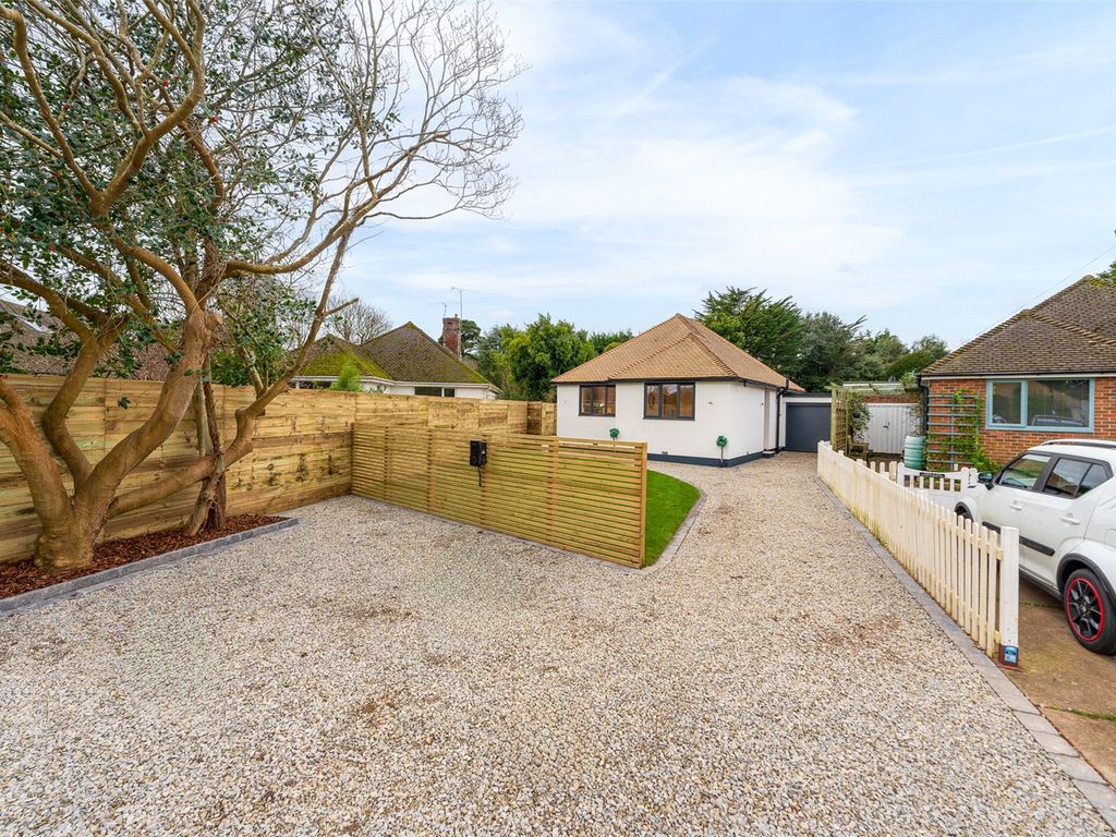 2 bed bungalow for sale in Elm Park, Ferring, Worthing, West Sussex