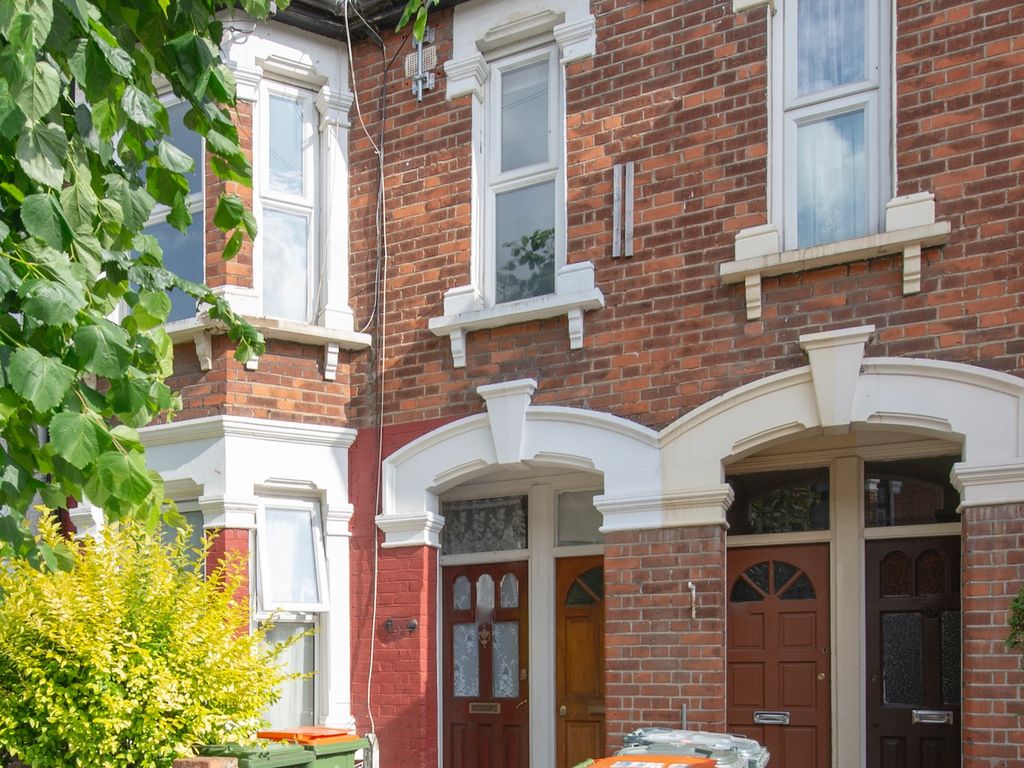2 bed for sale in Caulfield Road, London E6 Zoopla