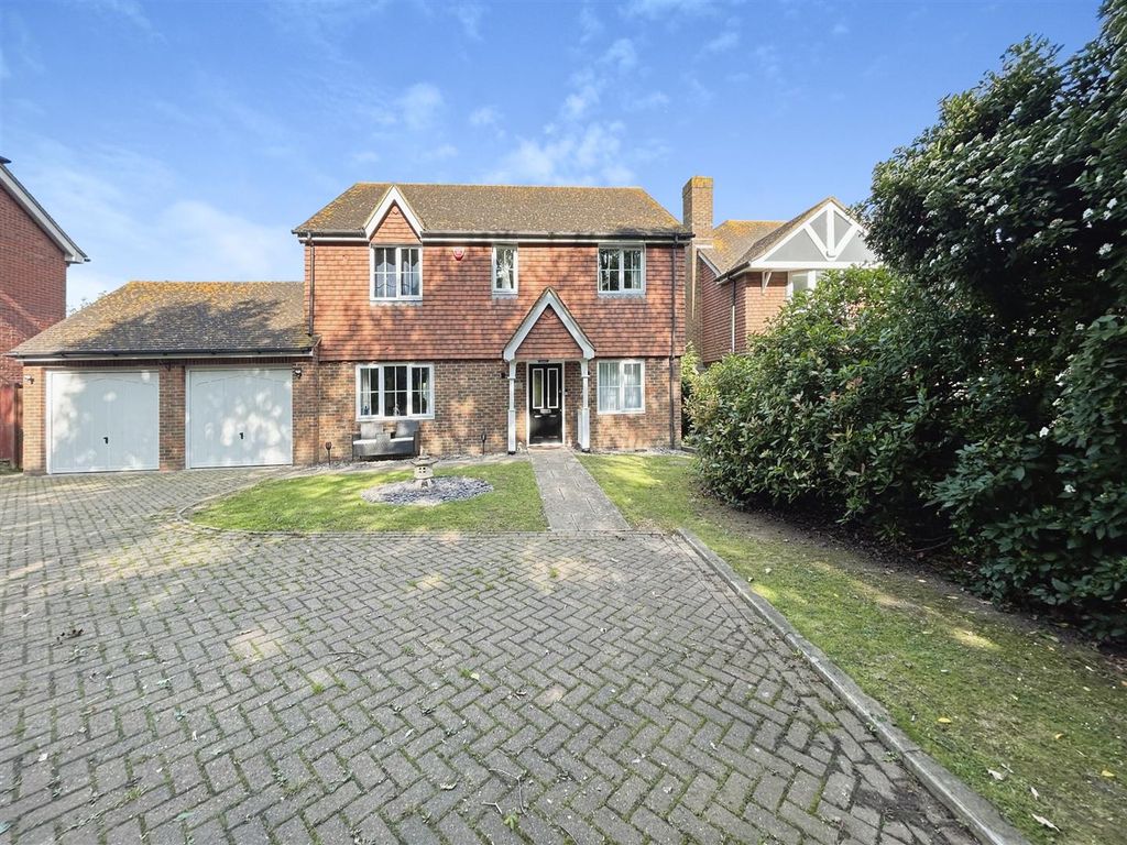 4 bed detached house for sale in Flamingo Drive, Herne Bay CT6, £
