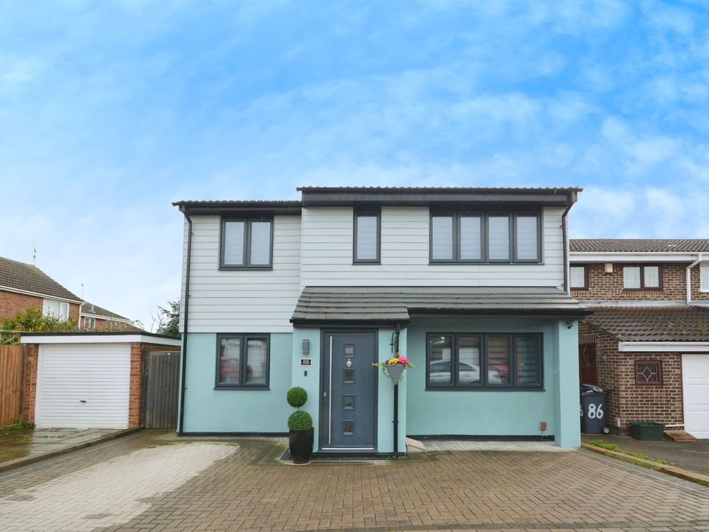 4 bed detached house for sale in Petunia Crescent, Springfield