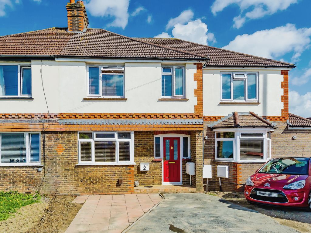 3 bed terraced house for sale in Tollgate Avenue, Redhill RH1, £470,000 Zoopla