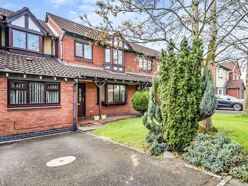 5 bed detached house to rent in Southfield Close, Dukinfield, Greater