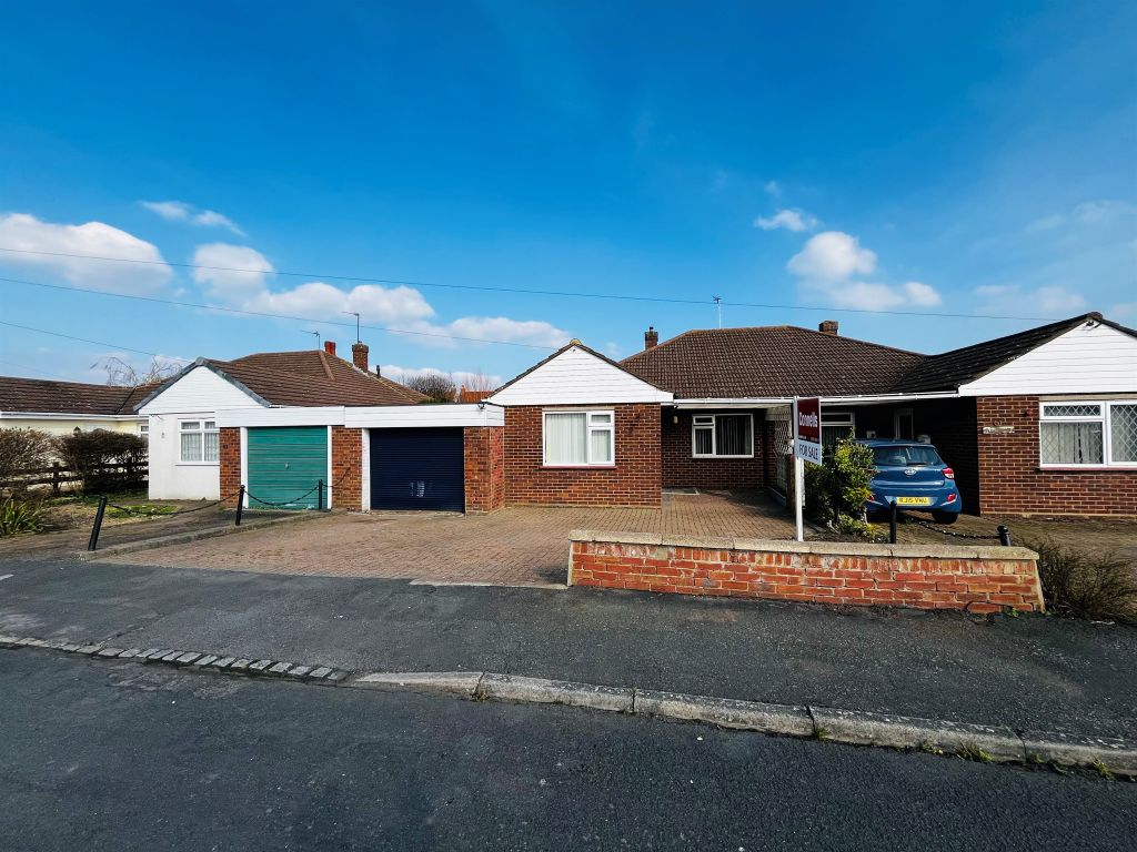 3 bed semidetached bungalow for sale in Blenheim Place, Aylesbury HP21