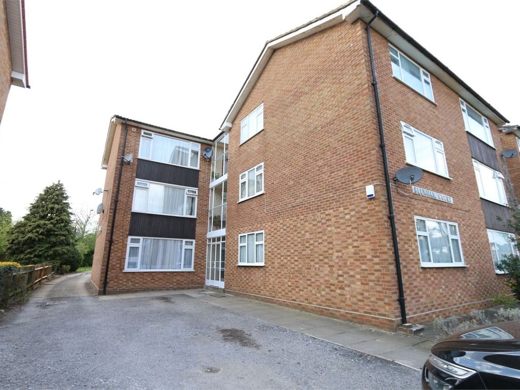 2 bed flat to rent in Blunham Court, Harrowdene Road, North Wembley HA0