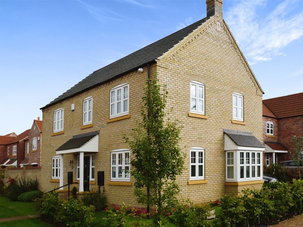 4 bed detached house for sale in Westfields Drive, Beverley HU17, £
