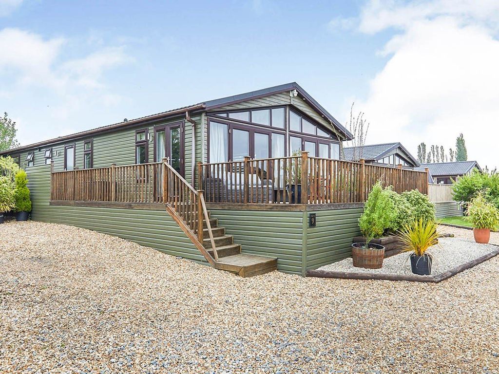 3 bed mobile/park home for sale in Spring Cottage Road, Overseal