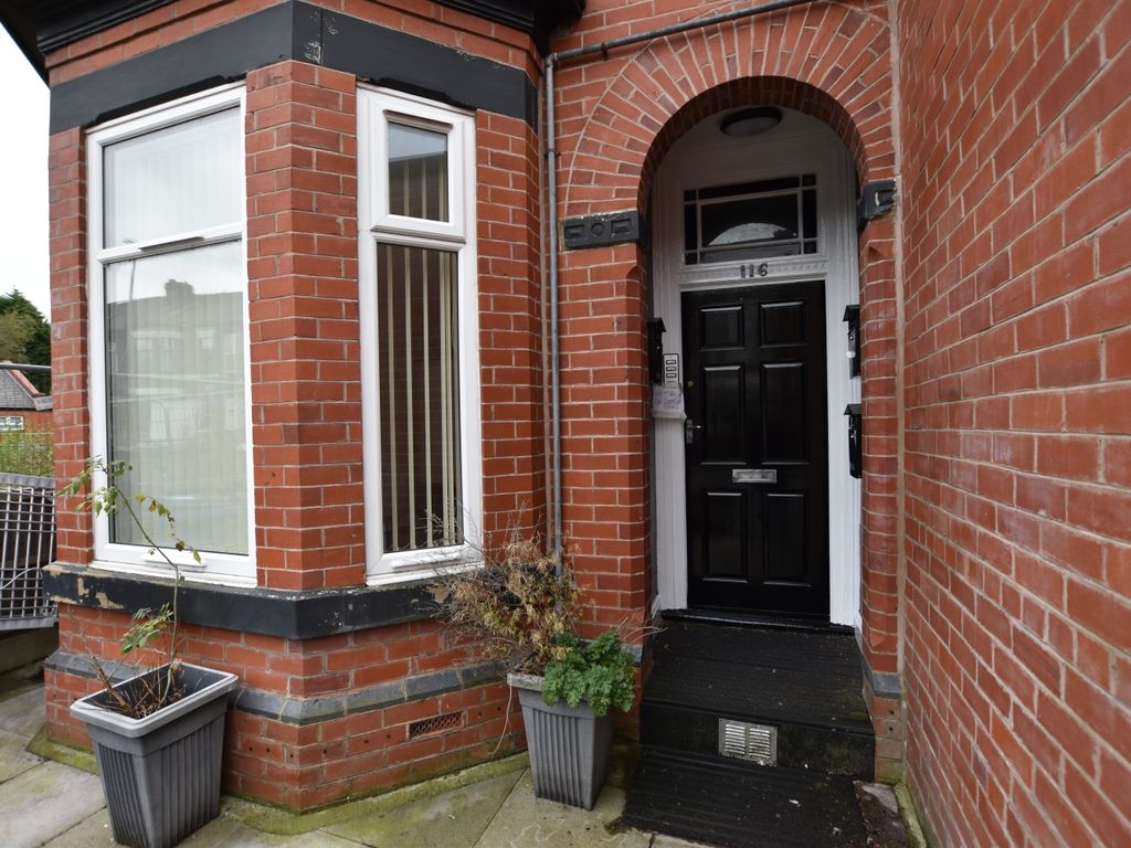 2 bed flat to rent in Station Road, Pendlebury, Swinton, Manchester M27